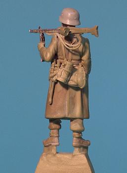 Click image for larger version

Name:	German MG42 gunner 1:48 III.jpg
Views:	288
Size:	122.2 KB
ID:	6079